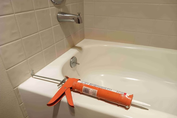how to caulk a bathtub and shower