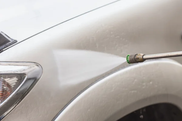 pressure washing car